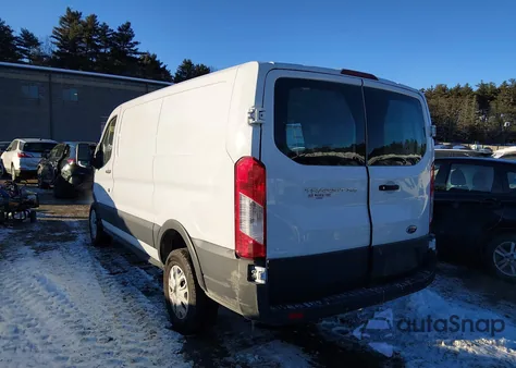 2018 Ford Transit-250 z USA, uszkodzony, nr VIN 1FTYR1YM2JKB32706